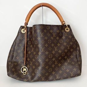 Authentic Louis Vuitton Monogram Artsy MM